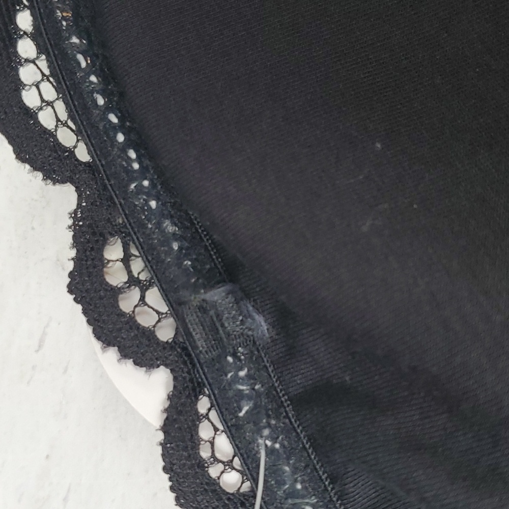 5/$30 ๐ Flirtitude | Black Lace Strapless Bandeau Bra With Convertible Straps - Picture 8 of 10